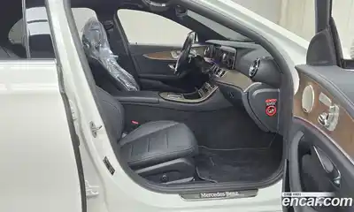 Mercedes-Benz E-Class 2021 2.0 Автомат в Москве № 764376, миниатюра 11