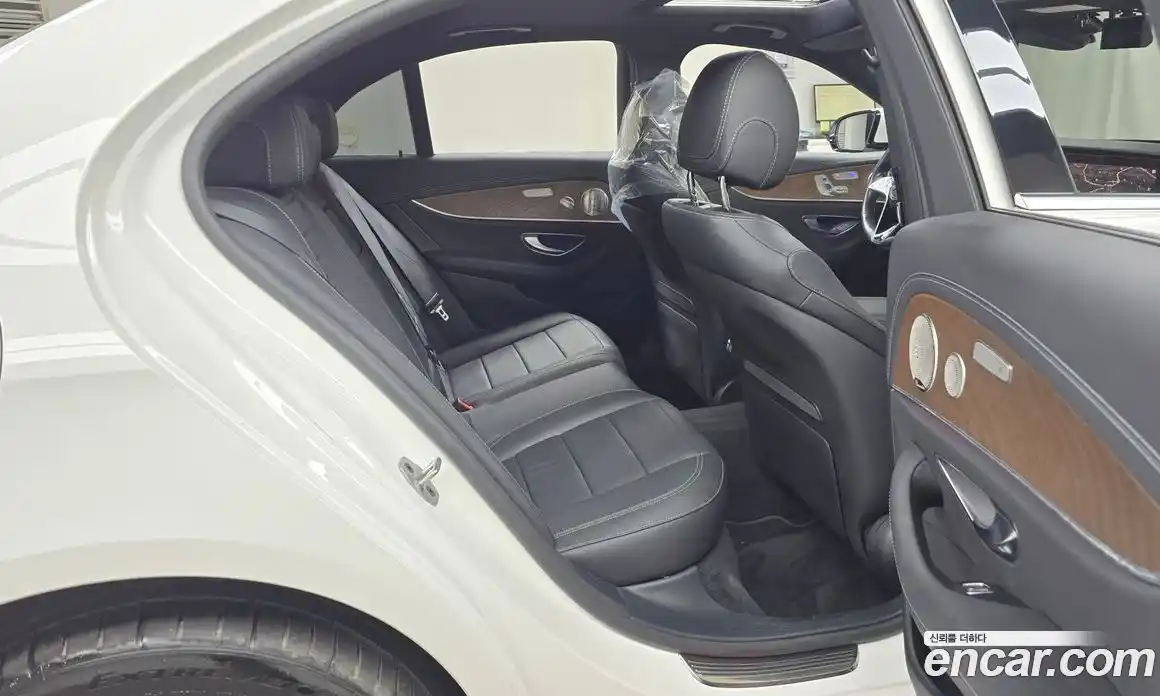 Mercedes-Benz E-Class 2021 2.0 Автомат в Москве № 764376, фото 12