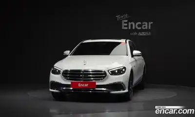 Mercedes-Benz E-Class 2021 2.0 Автомат в Москве № 764376, миниатюра 3