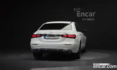 Mercedes-Benz E-Class 2021 2.0 Автомат в Москве № 764376, миниатюра 4