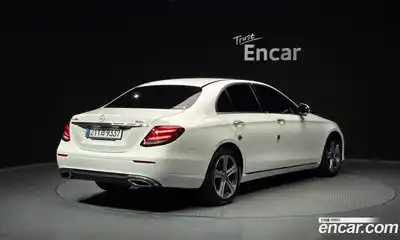 Mercedes-Benz E-Class 2018 2.0 Автомат в Москве № 764558, миниатюра 2