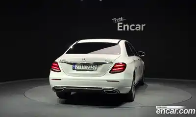 Mercedes-Benz E-Class 2018 2.0 Автомат в Москве № 764558, миниатюра 4