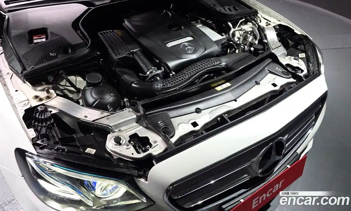 Mercedes-Benz E-Class 2018 2.0 Автомат в Москве № 764558, фото 6