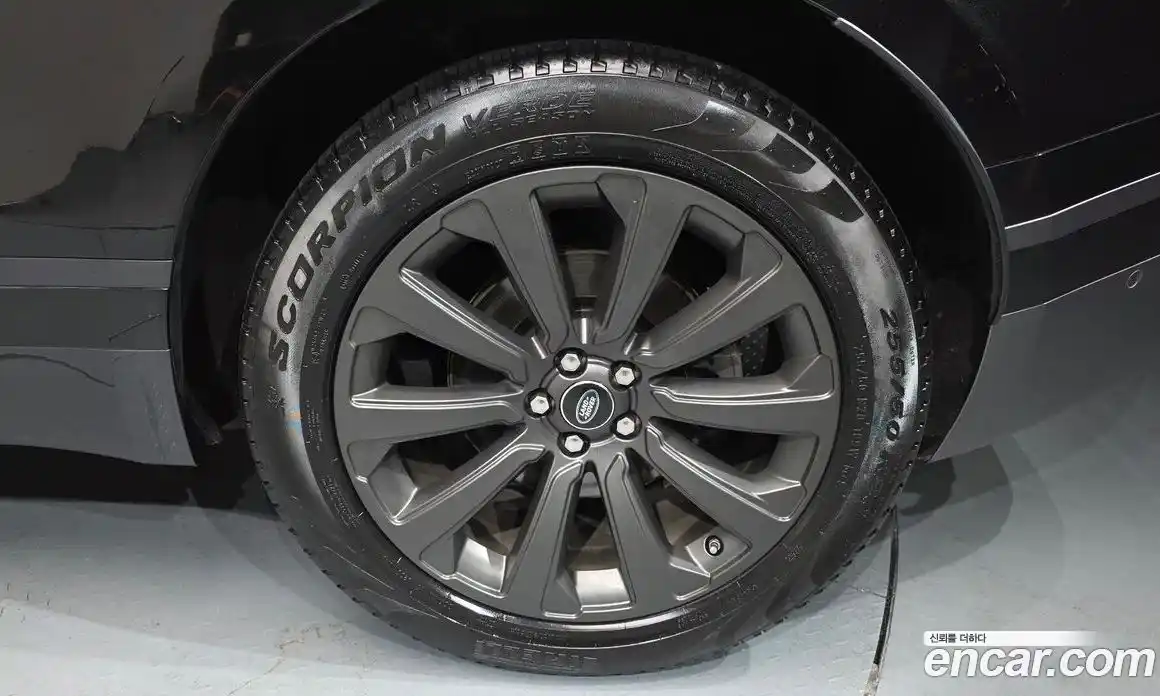 Land Rover Range-Rover Velar 2019 3.0 Автомат в Москве № 766057, фото 4