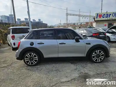 Mini Cooper 2024 2.0 Автомат в Москве № 766357, миниатюра 6