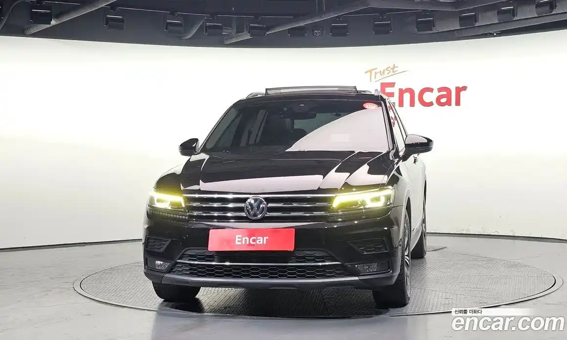 Volkswagen Tiguan 2020 2.0 Автомат в Москве № 767198, фото 3