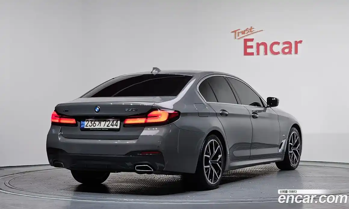 BMW 5-Series 2022 2.0 Автомат в Москве № 159049, фото 1