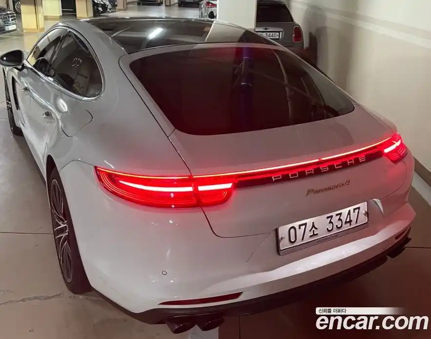 Porsche Panamera 2018 2.9 Автомат в Москве № 165723, фото 2