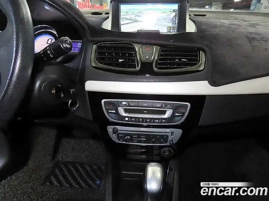 Renault SM3 2013 1.6 гидро в Москве № 185643, фото 11
