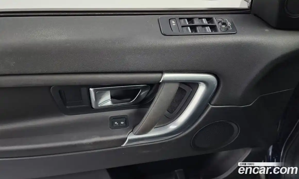 Land Rover Discovery Sport 2016 2.0 Автомат в Москве № 189360, фото 14