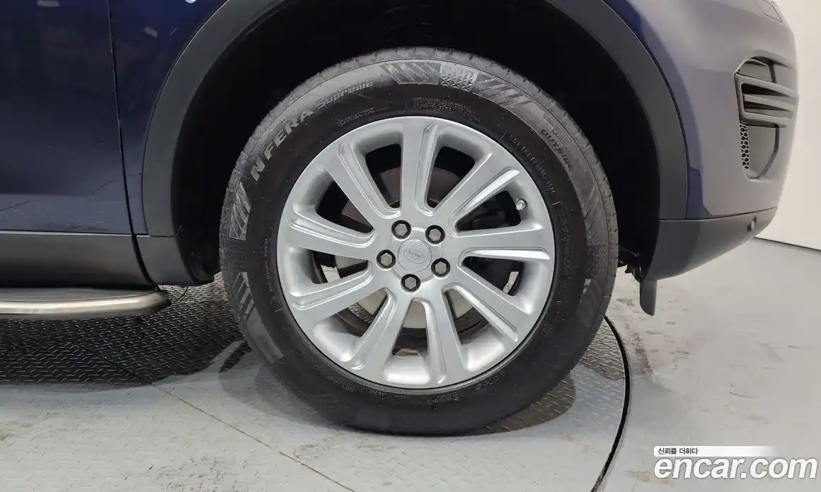 Land Rover Discovery Sport 2016 2.0 Автомат в Москве № 189360, фото 5