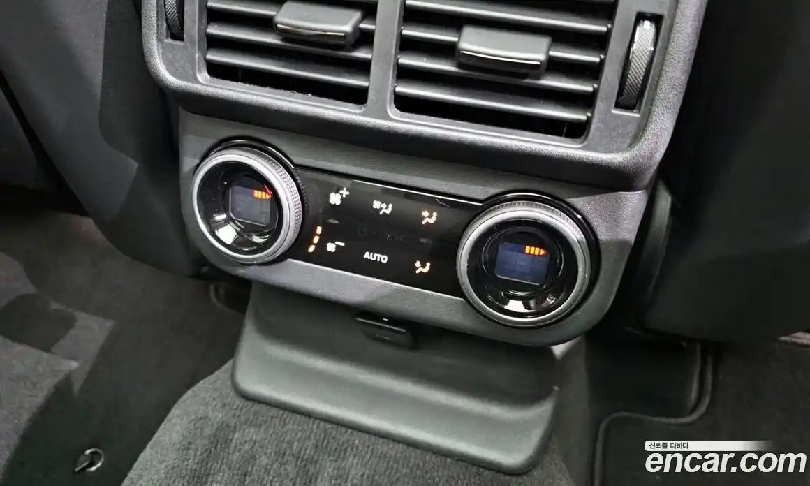 Land Rover Range-Rover Velar 2025 3.0 Автомат в Москве № 198099, фото 17