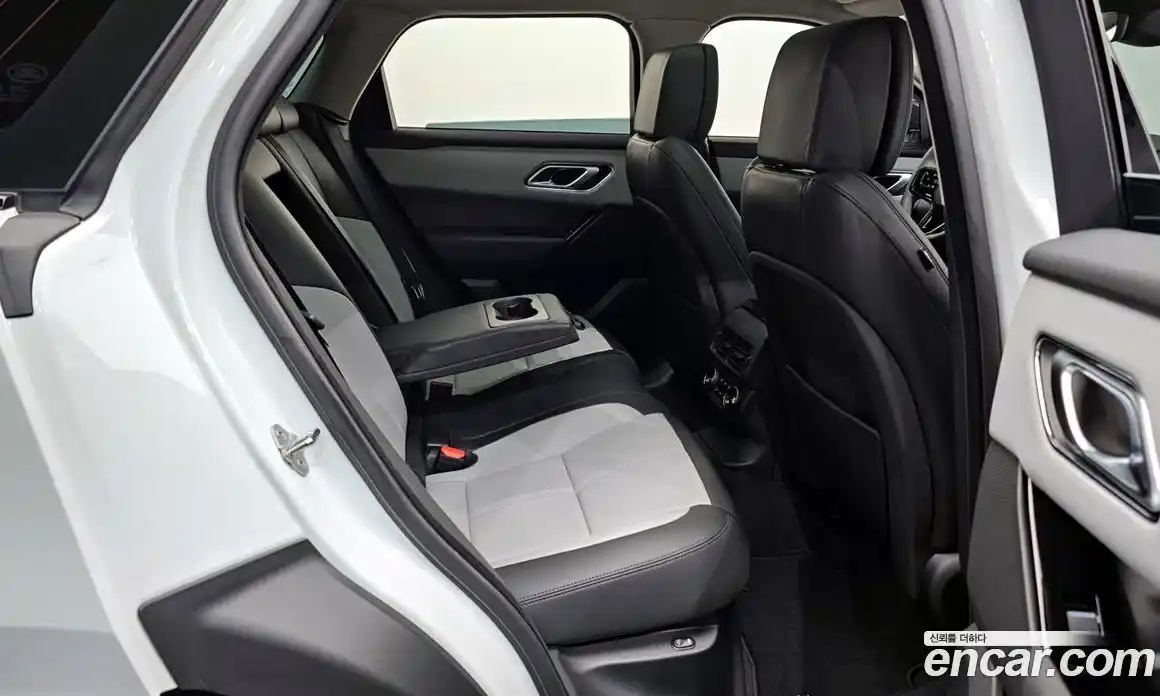 Land Rover Range-Rover Velar 2025 3.0 Автомат в Москве № 198099, фото 5