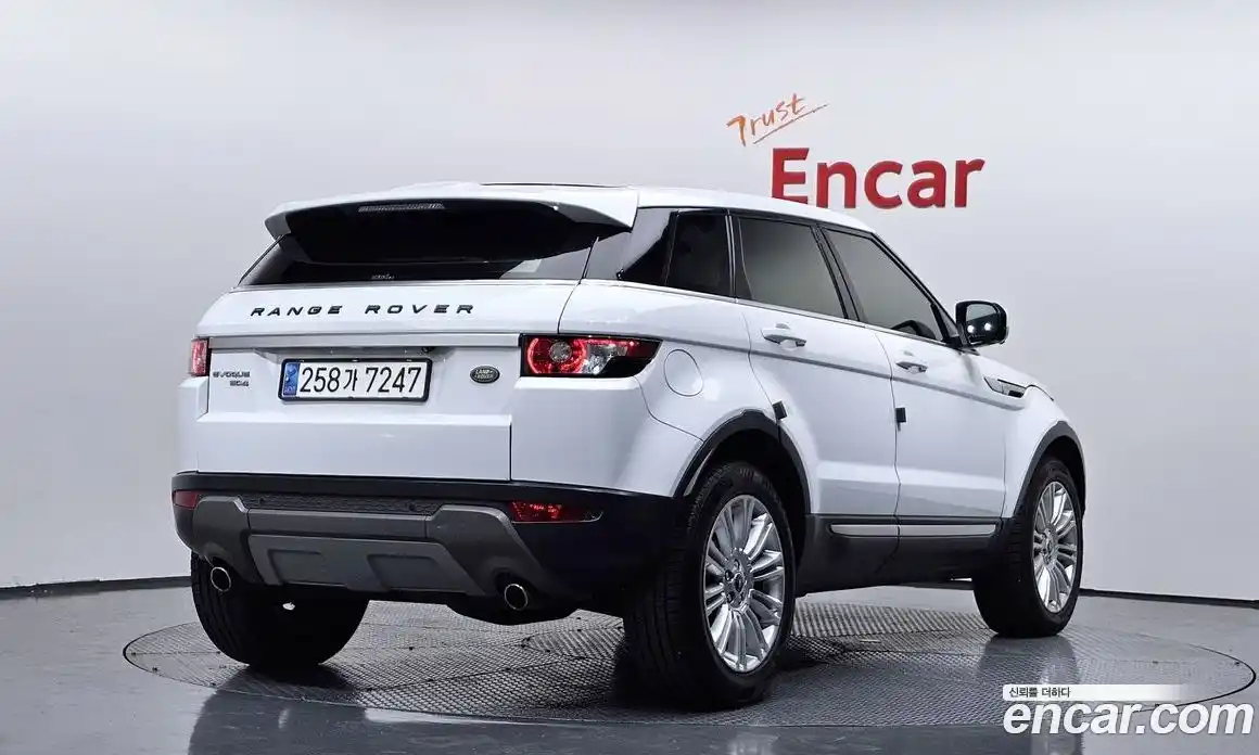 Land Rover Range-Rover Evoque 2013 2.2 Автомат в Москве № 198287, фото 2