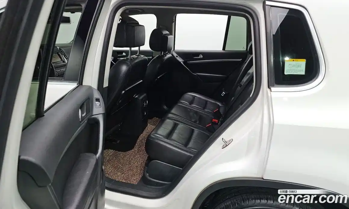 Volkswagen Tiguan 2013 2.0 Автомат в Москве № 199228, фото 11
