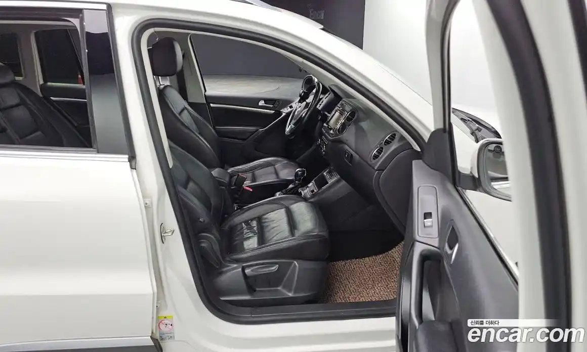 Volkswagen Tiguan 2013 2.0 Автомат в Москве № 199228, фото 12