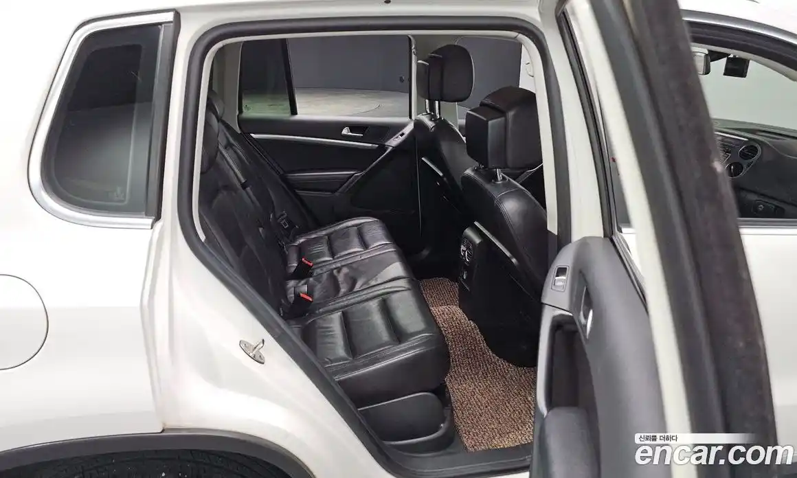 Volkswagen Tiguan 2013 2.0 Автомат в Москве № 199228, фото 13