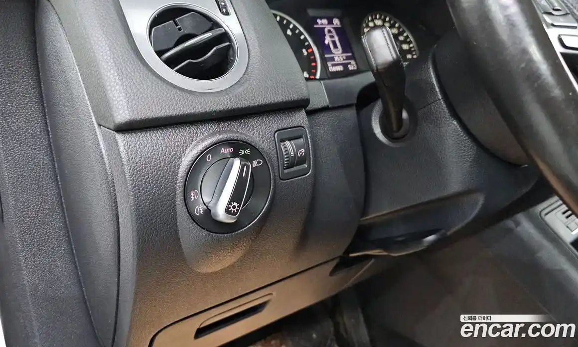 Volkswagen Tiguan 2013 2.0 Автомат в Москве № 199228, фото 15