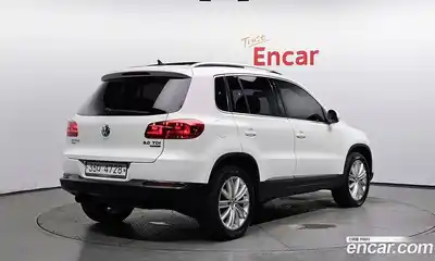 Volkswagen Tiguan 2013 2.0 Автомат в Москве № 199228, миниатюра 2