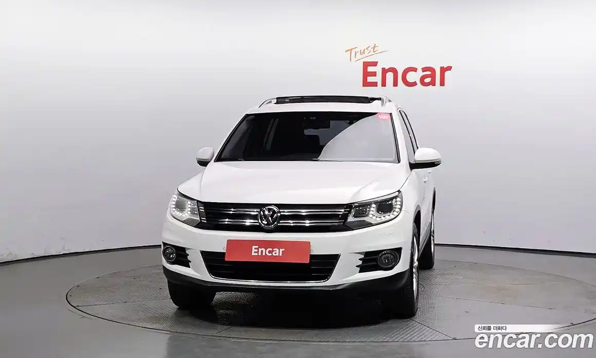 Volkswagen Tiguan 2013 2.0 Автомат в Москве № 199228, фото 3