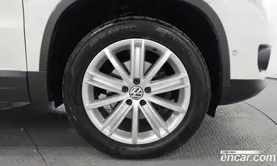 Volkswagen Tiguan 2013 2.0 Автомат в Москве № 199228, миниатюра 5