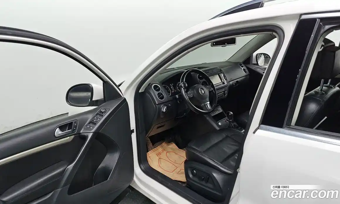Volkswagen Tiguan 2013 2.0 Автомат в Москве № 199228, фото 10