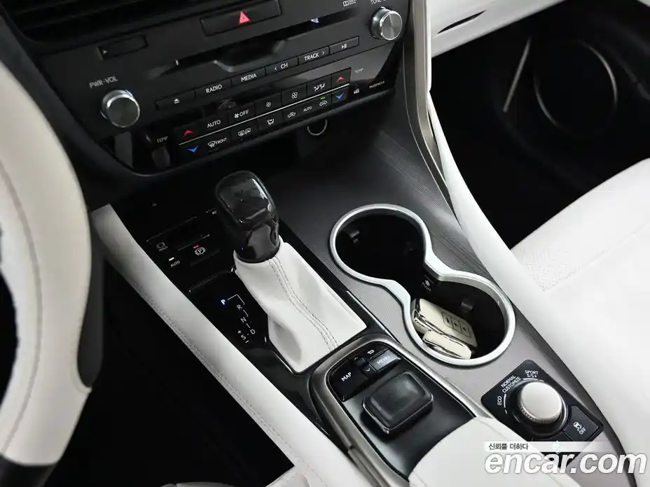 Lexus RX 2017 3.5 Вариатор в Москве № 214599, фото 10