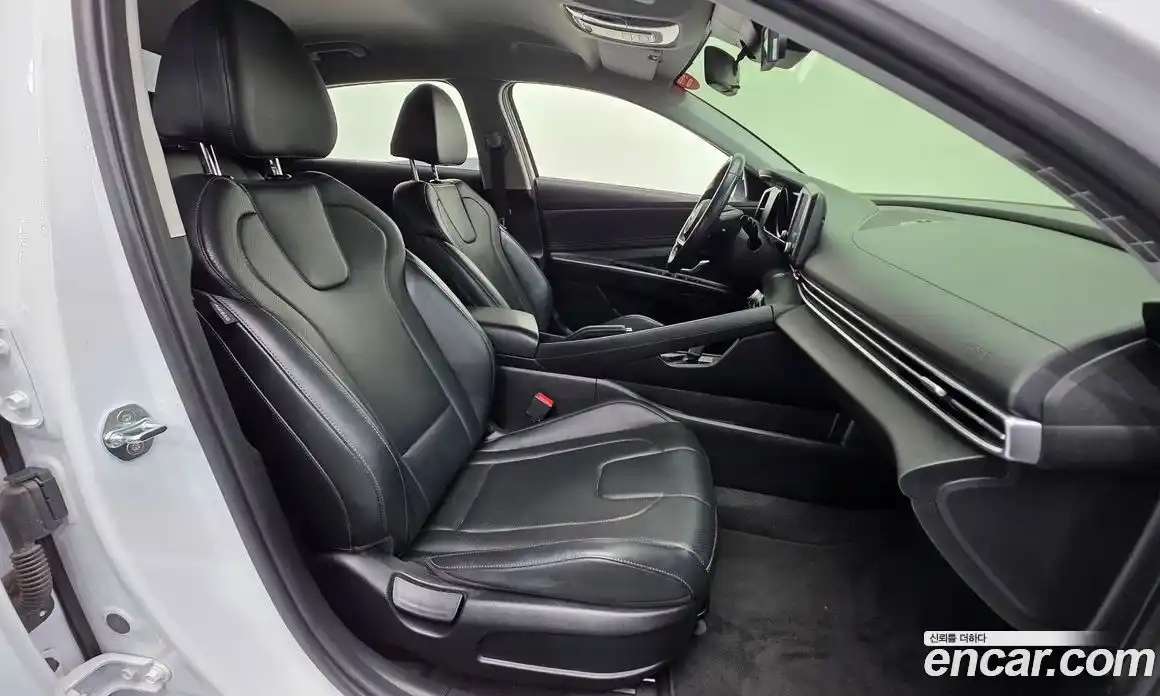 Hyundai Avante 2021 1.6 Автомат в Москве № 715307, фото 10