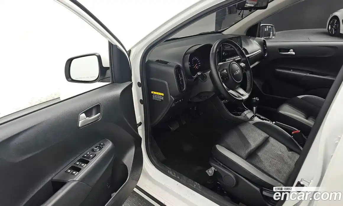 Kia Morning 2023 1.0 Автомат в Москве № 716140, фото 11