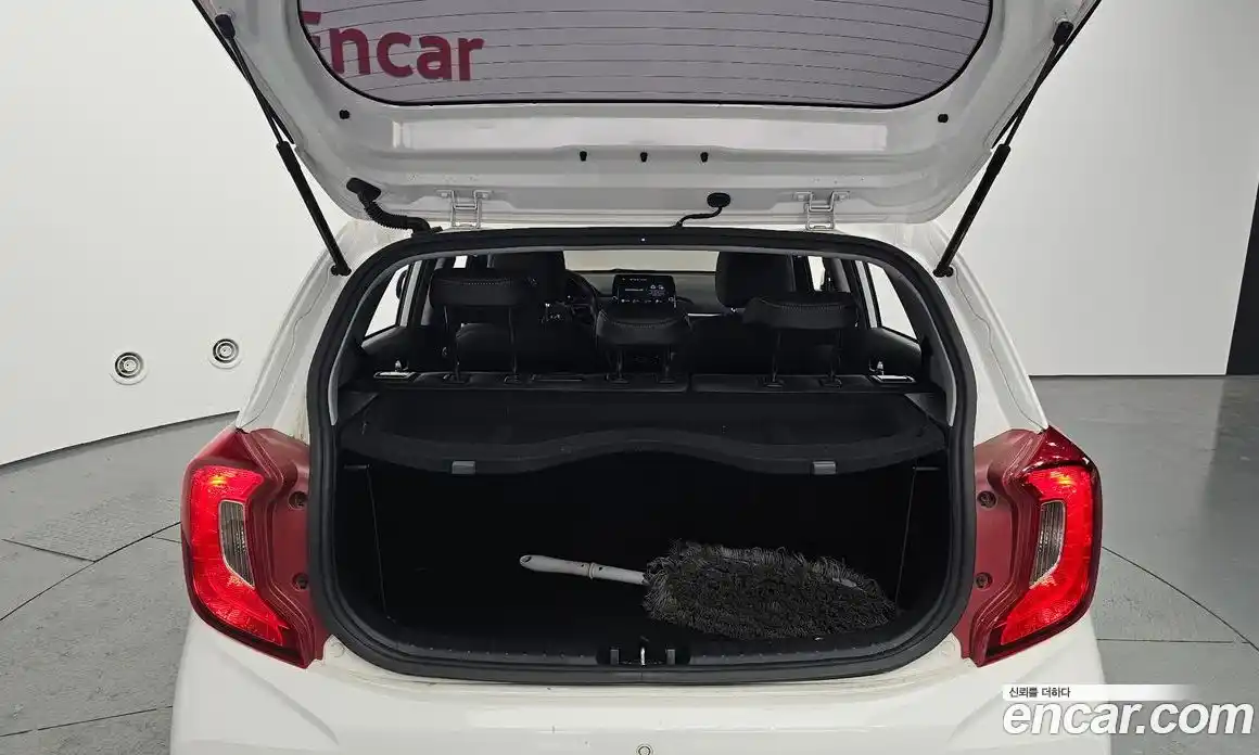 Kia Morning 2023 1.0 Автомат в Москве № 716140, фото 20