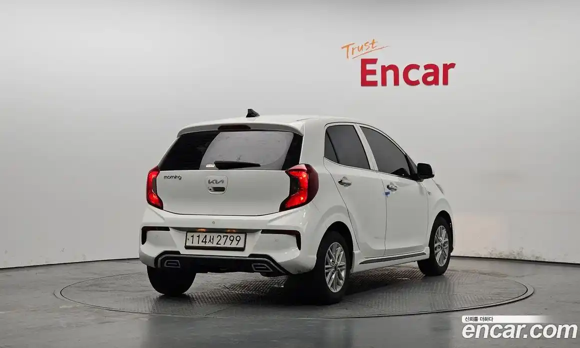 Kia Morning 2023 1.0 Автомат в Москве № 716140, фото 2