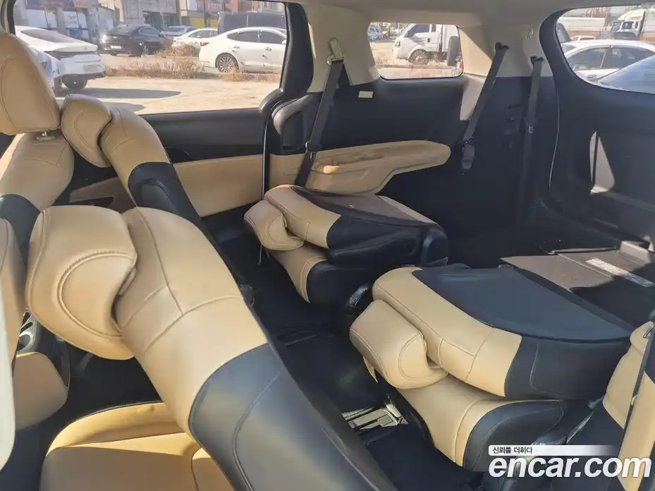 Kia Canival 2023 2.2 Автомат в Москве № 716550, фото 14