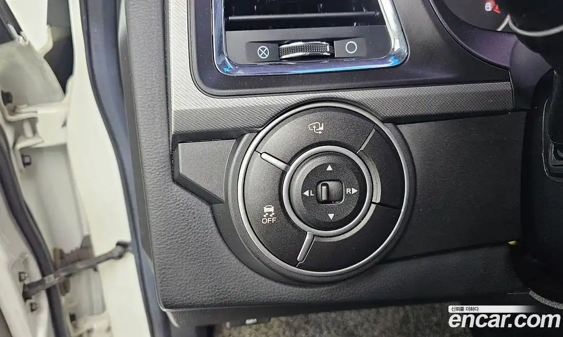 SsangYong Korando 2016 2.0 Автомат в Москве № 718110, фото 18