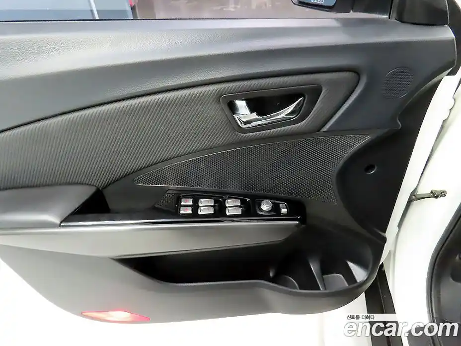 SsangYong TIBOLI 2019 1.6 Автомат в Москве № 718680, фото 14