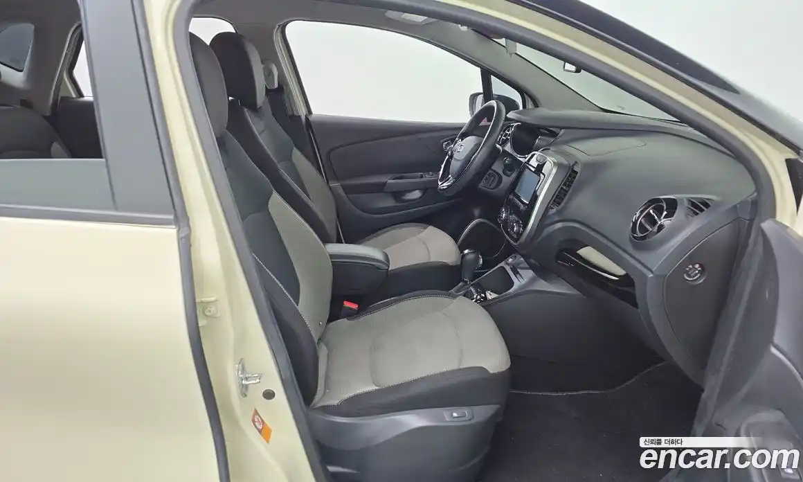 Renault QM3 2014 1.5 Автомат в Москве № 719985, фото 11