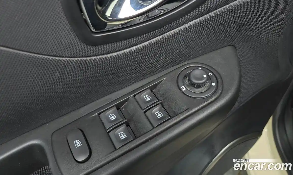 Renault QM3 2014 1.5 Автомат в Москве № 719985, фото 19