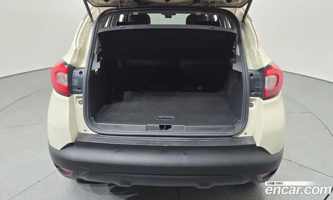 Renault QM3 2014 1.5 Автомат в Москве № 719985, фото 20