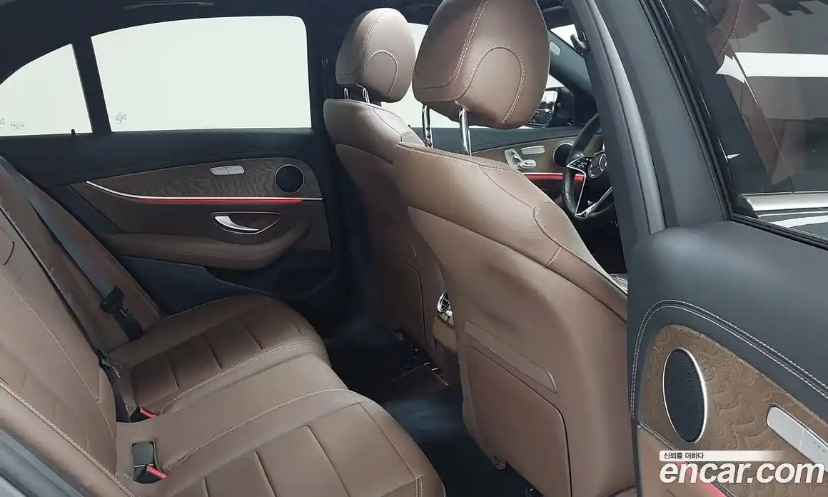 Mercedes-Benz E-Class 2021 2.0 Автомат в Москве № 722314, фото 10