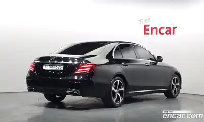 Mercedes-Benz E-Class 2020 2.0 Автомат в Москве № 722445, миниатюра 2