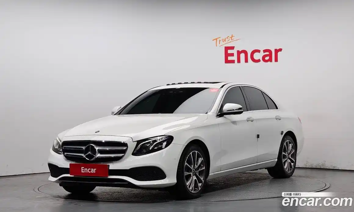 Mercedes-Benz E-Class 2019 2.0 Автомат в Москве № 722725, фото 1