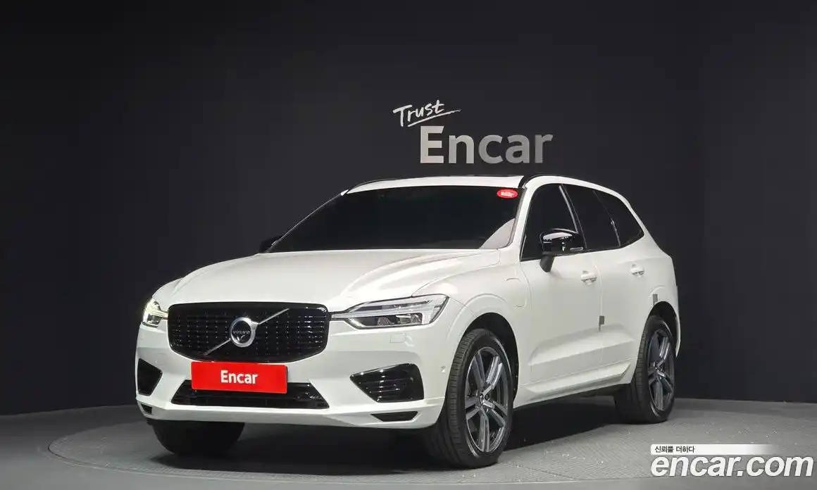 Volvo XC60 2021 2.0 Автомат в Москве № 724082, фото 1