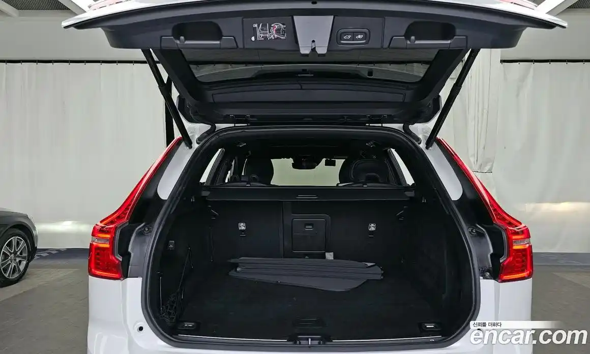 Volvo XC60 2021 2.0 Автомат в Москве № 724082, фото 20