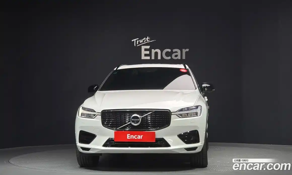 Volvo XC60 2021 2.0 Автомат в Москве № 724082, фото 3