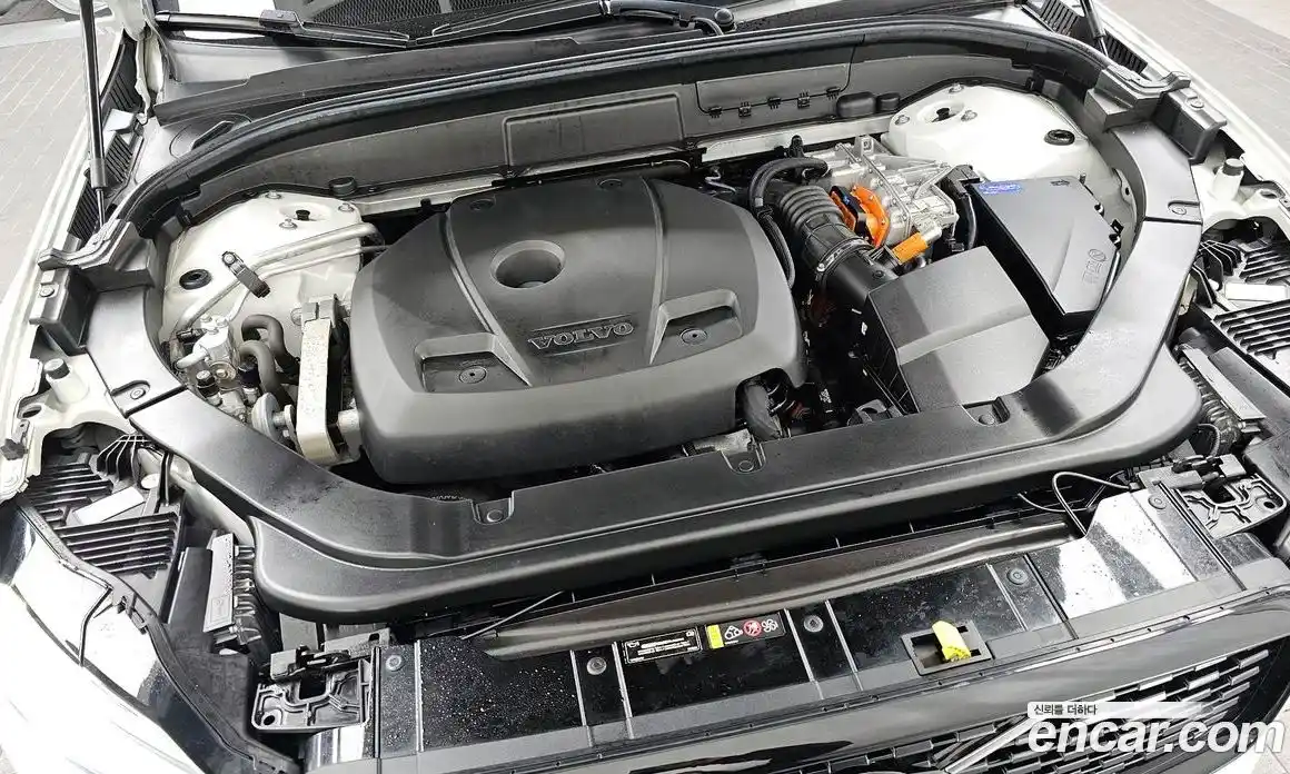 Volvo XC60 2021 2.0 Автомат в Москве № 724082, фото 6