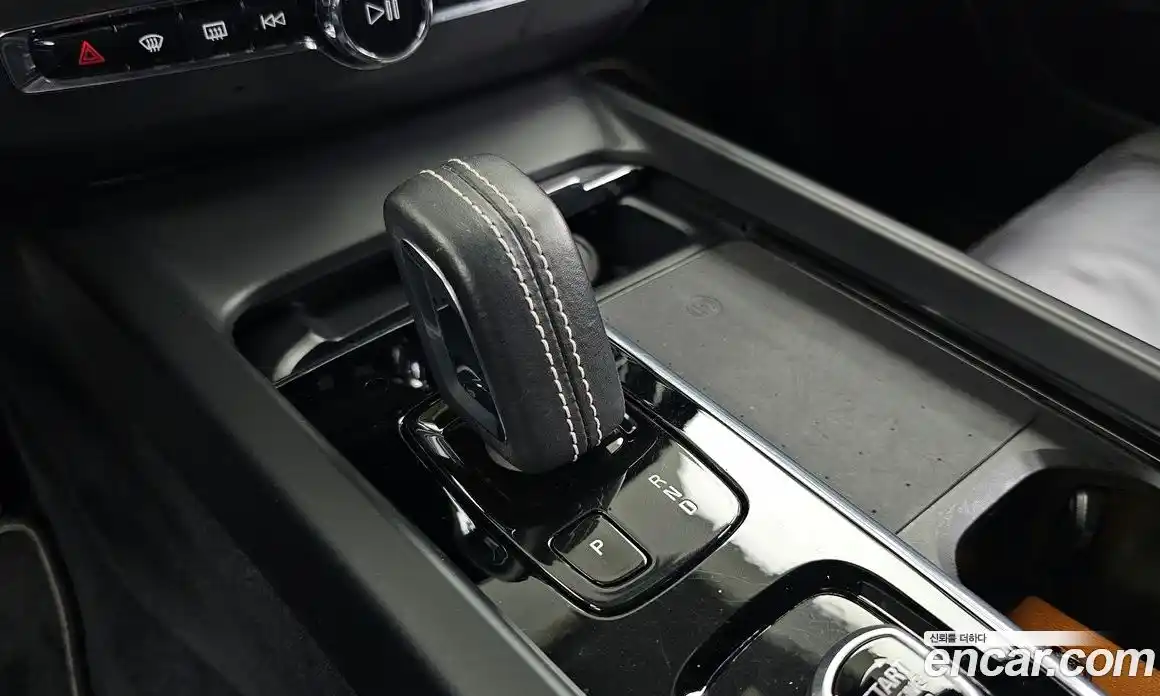 Volvo XC60 2021 2.0 Автомат в Москве № 724082, фото 9