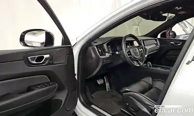 Volvo XC60 2021 2.0 Автомат в Москве № 724082, миниатюра 10