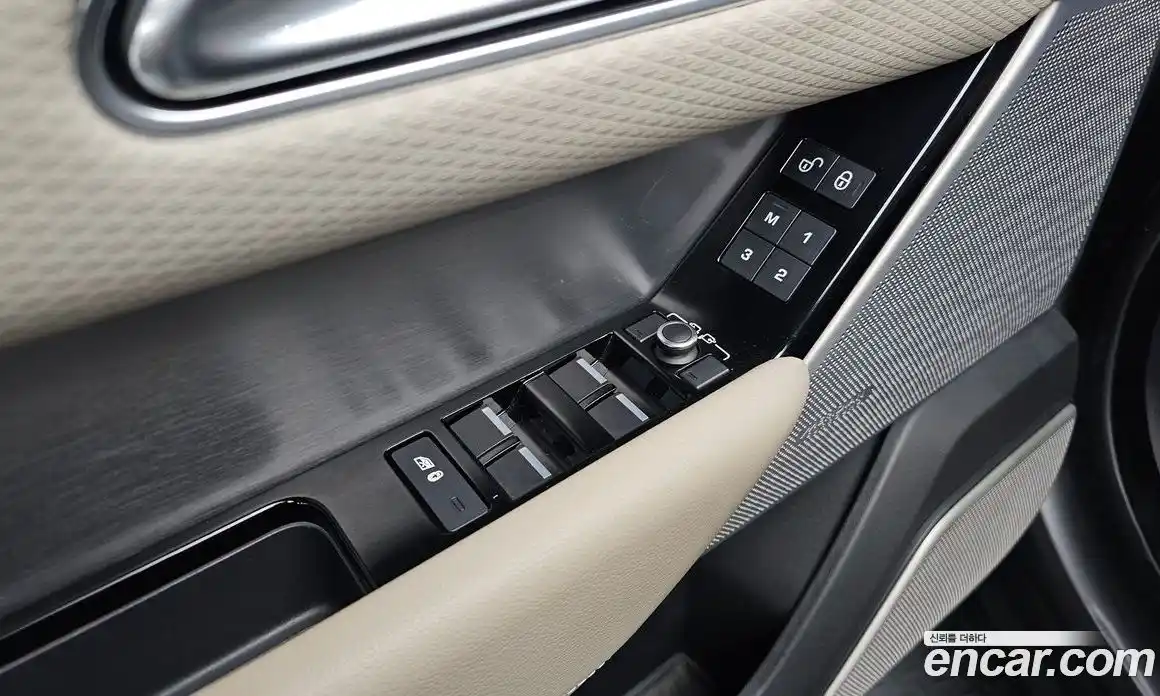 Land Rover Range-Rover Velar 2018 3.0 Автомат в Москве № 724418, фото 17