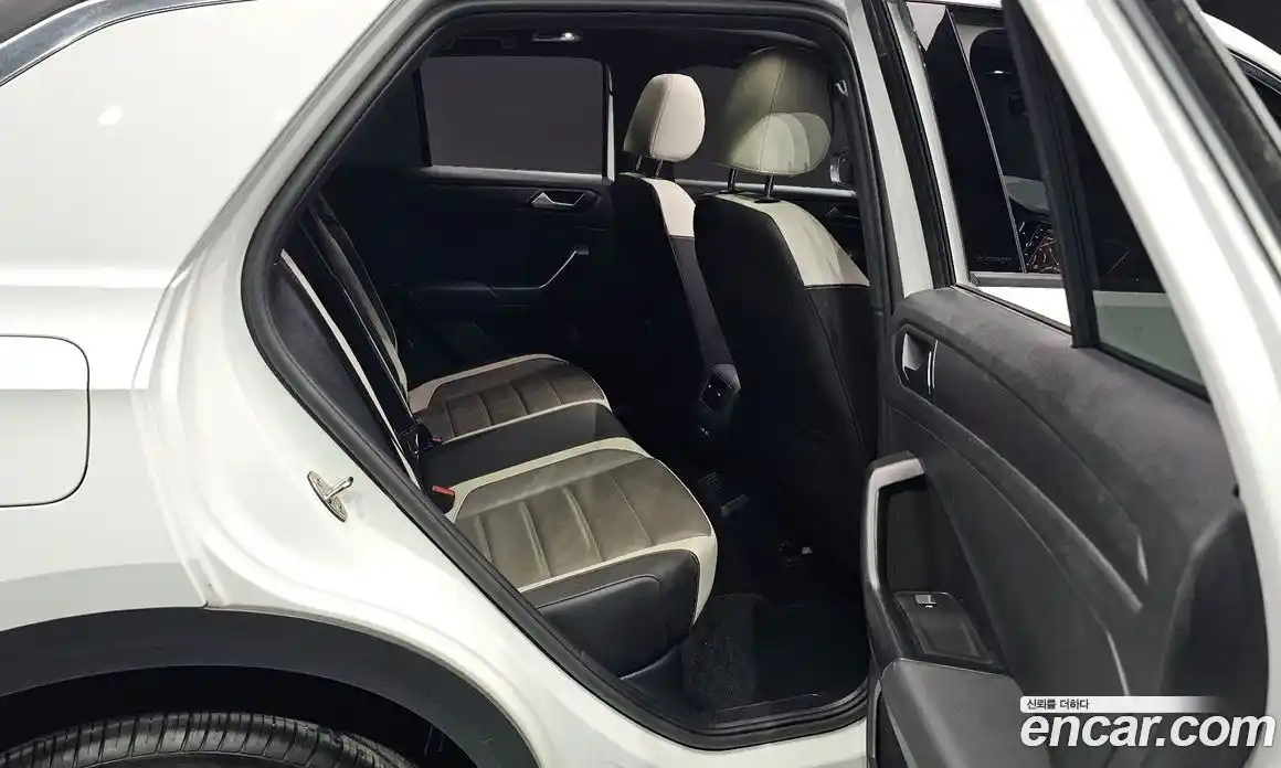 Volkswagen T-Roc 2021 2.0 Автомат в Москве № 725127, фото 12