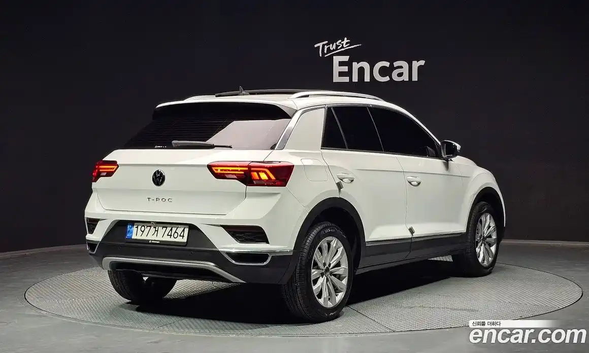 Volkswagen T-Roc 2021 2.0 Автомат в Москве № 725127, фото 2