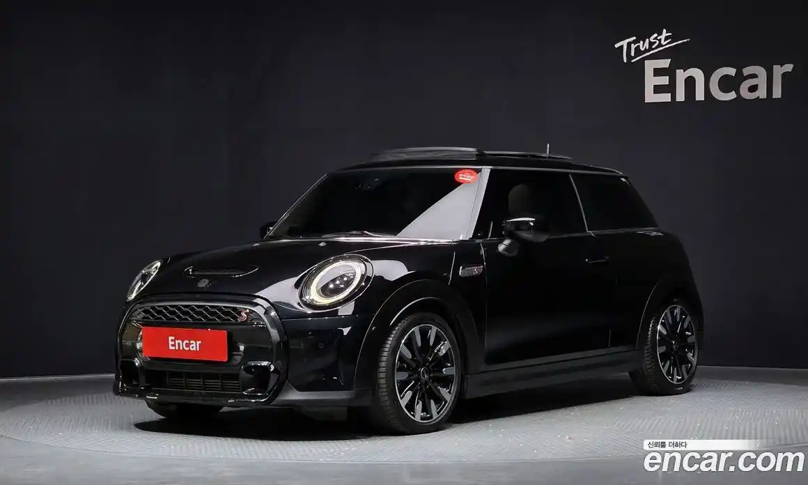 Mini Cooper 2023 2.0 Автомат в Москве № 749745, фото 1